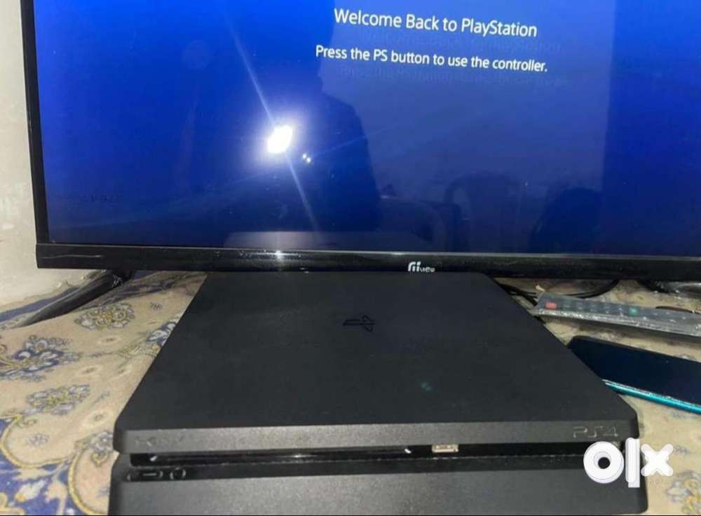 Ps4 Slim Console For Gaming, in Good Condition
