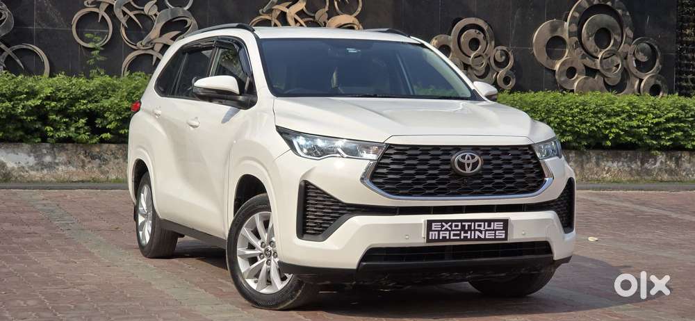 Toyota Innova Hycross 2.0 VX Hybrid 7 STR, 2023, Petrol