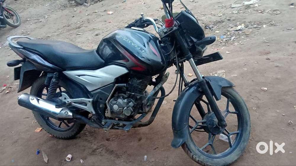 Bajaj discover 100t well maintained avarage good currently