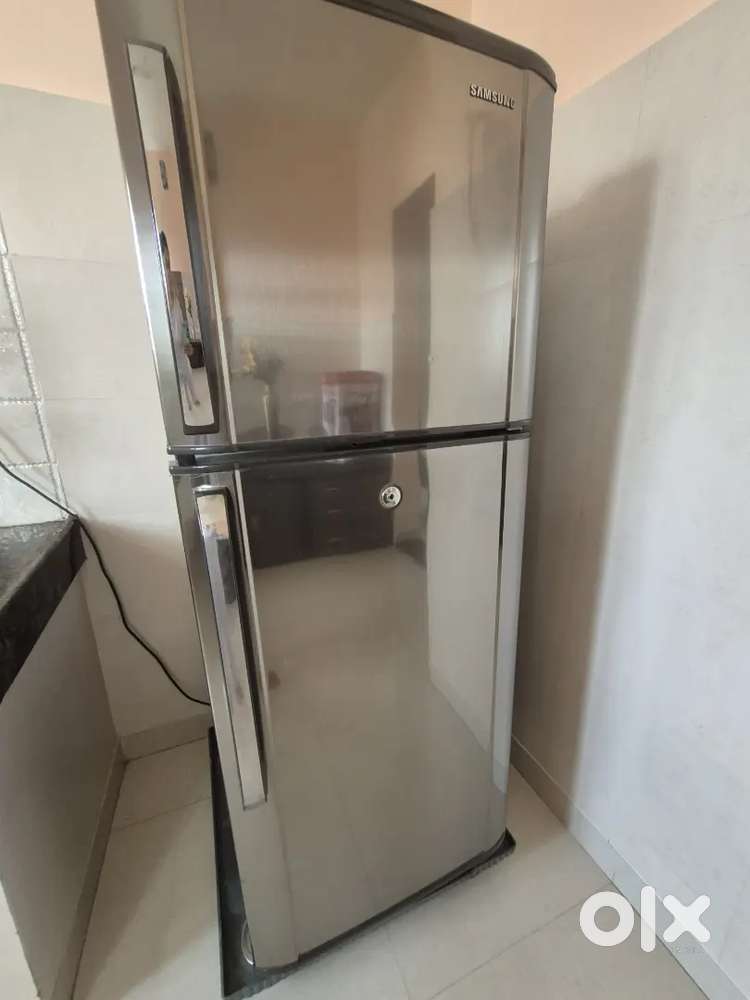 Refrigerator + freezer