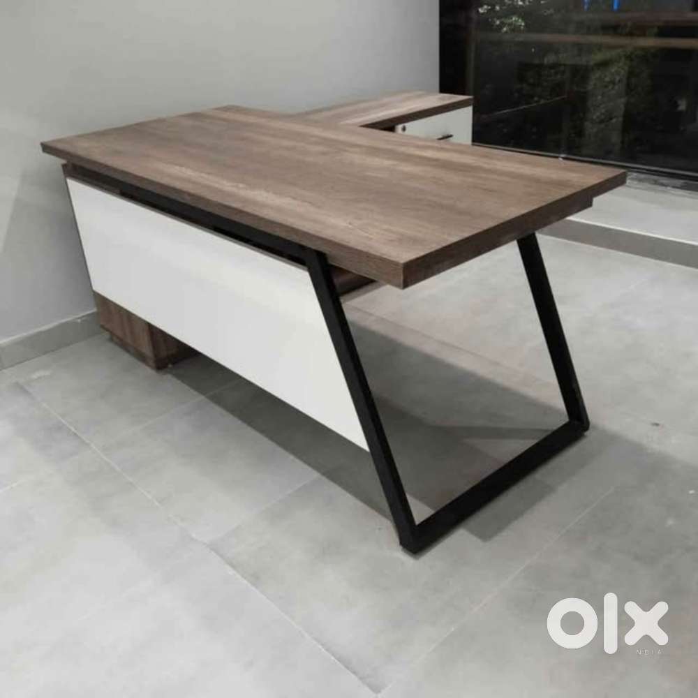 We manufacture office tables low price direct from factory to customer