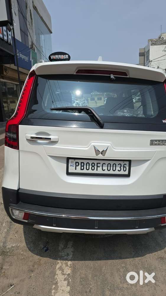 Mahindra Scorpio N 2023 Z8 LUXURY CAPTAIN SEATS