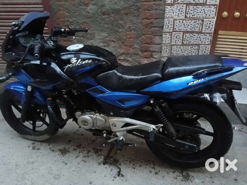 Bajaj Pulsar  name nhi hogi bike r.c or stump mile ga