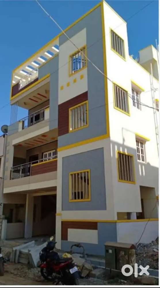 2BHK APARTMENT CRP NEAR BY FAMILY LIFT CAR PARKING SECURITY GUARD
