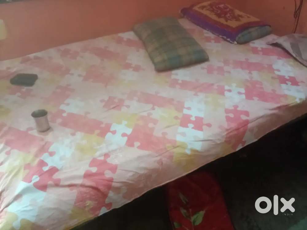 Chounki bed