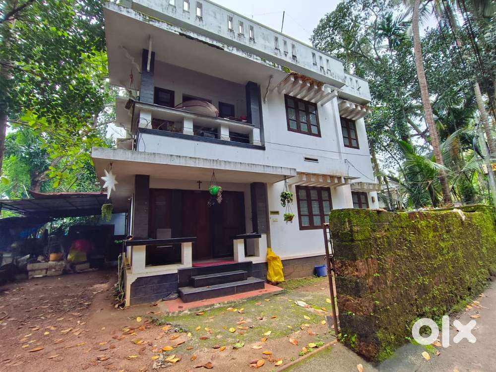 Malaparamba 10 Cent 4 Bed Old House
