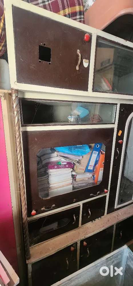 Metal Almirah (Almari)& Showcase