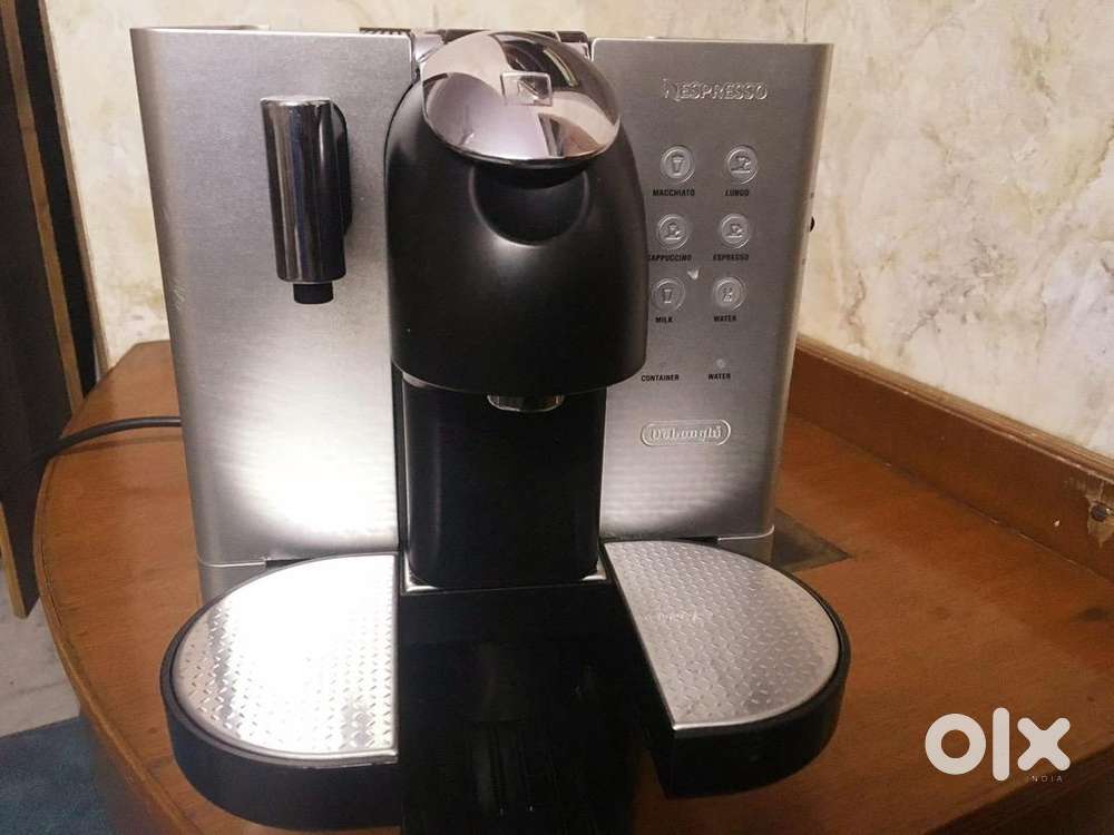 DELONGHI ITALY FULLY AUTOMATIC COFFEE MACHINE