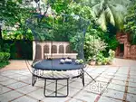 Trampoline - 10 x 8 ft