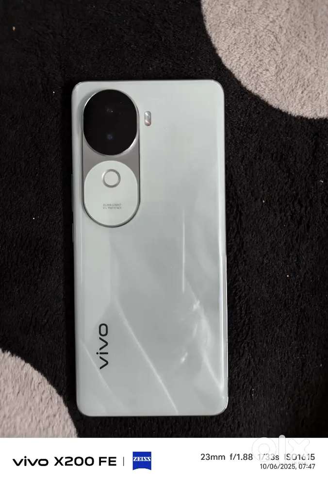 Vivo v40e with brand new condition with Box, bill and charger