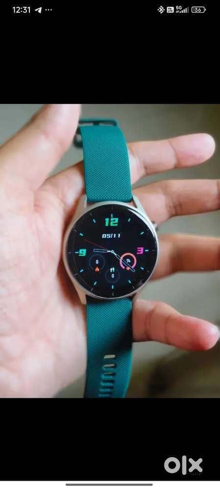 Noise crew smart watch