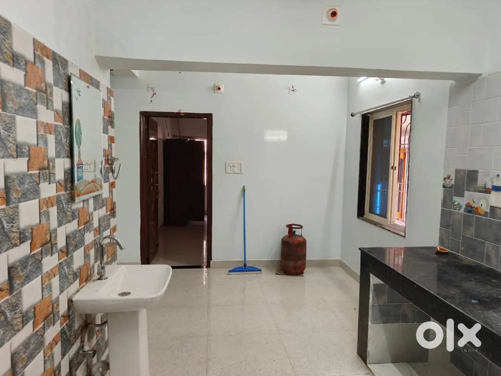 Pg_Male Salaried_chandrasekharpur_Semi furnished _4800/Bed