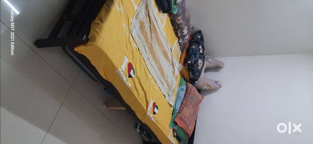 Double cot jayabharatham furniture 10 years old