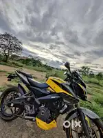 Bajaj Pulsar NS 200 (2019) – Yellow, Excellent Condition