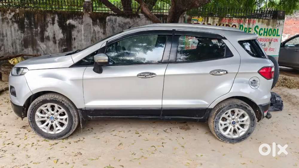 Car is in good condition fully loaded car well maintained