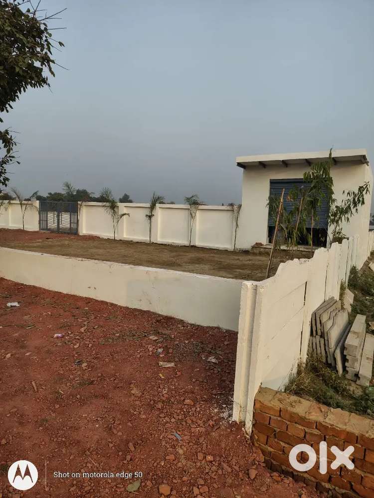 ग्वालियर हाइवे ककुआ अटलपुरम के पास भाई मोड़ से मात्र 300 मीटर की दूरी