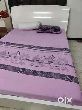Wardrobe / Double bed/ dressing table set