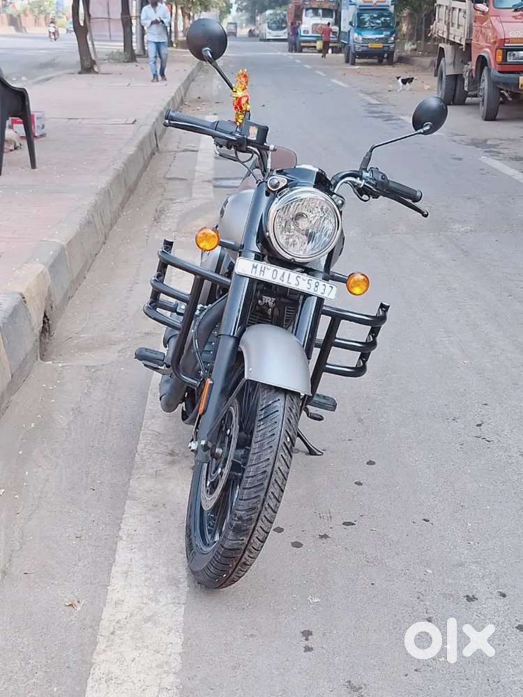 Royal Enfield Classic 350 for sale.