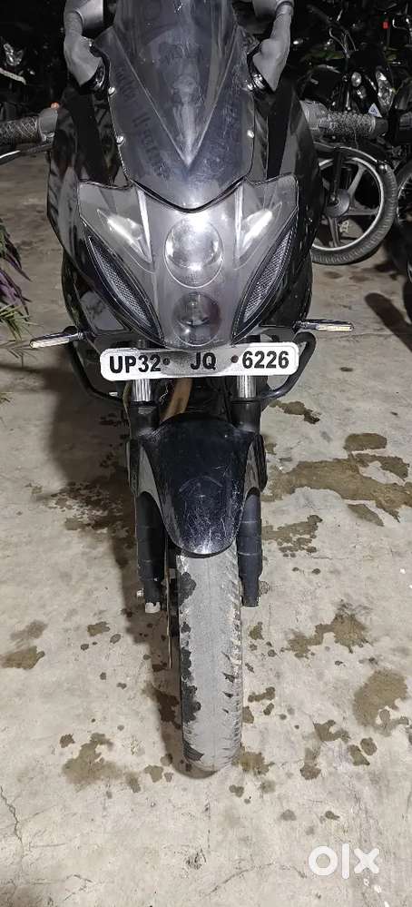Bajaj Pulsar 220
