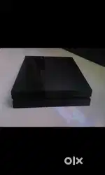PS 4 500 gb with Gta 5 game and controller in new condition