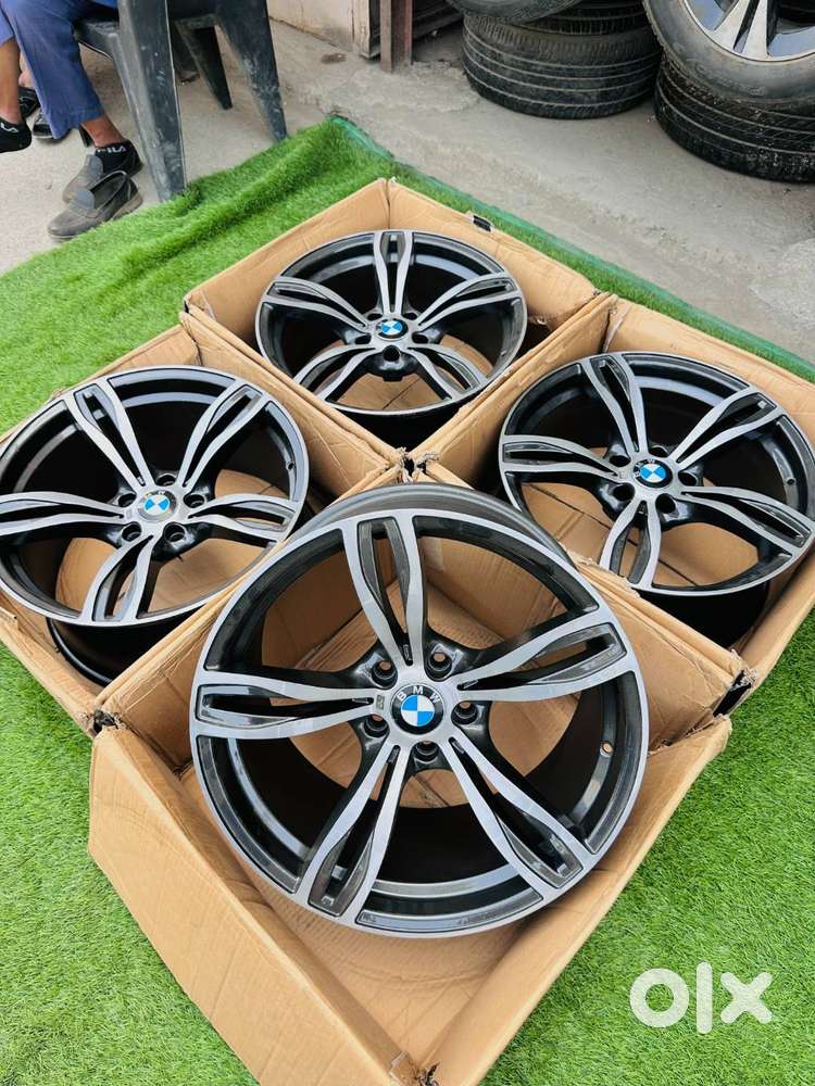BMW M SPORT ALLOY WHEELS SET OF 4 (17 INCH) GOOD CONDITION
