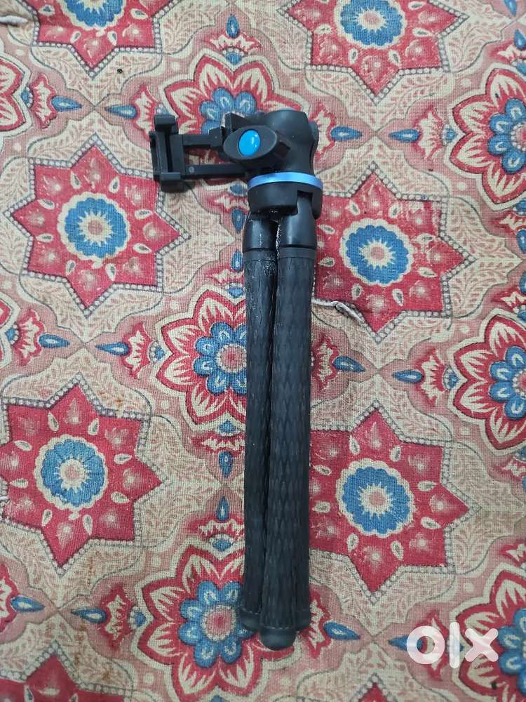 TRIPOD FOR PHOTO/VIDEO