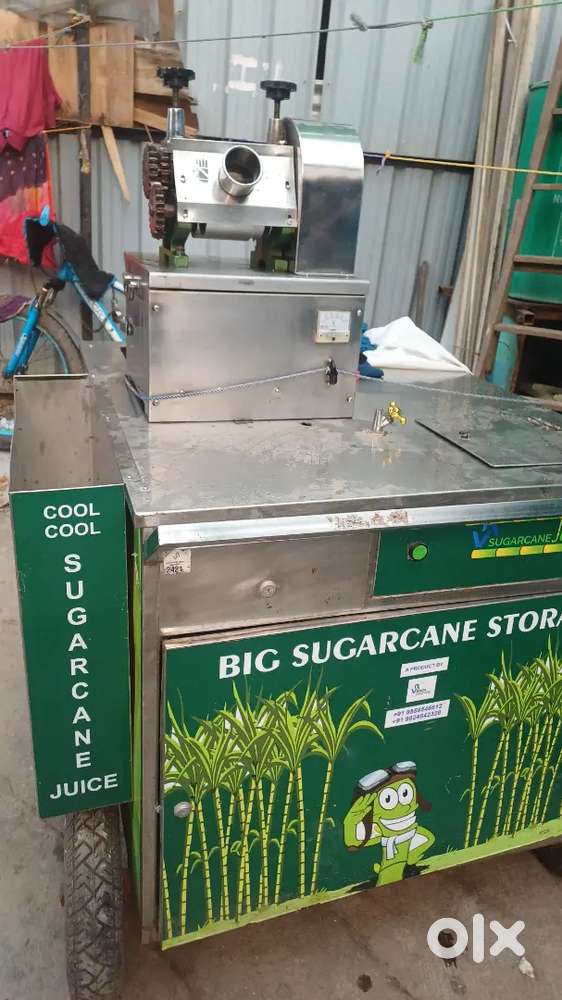 Fully automatic sugarcane juicer machine