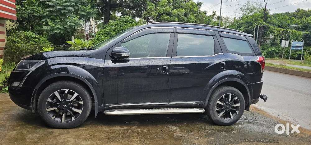 Mahindra XUV 500 W 11