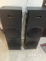 urgent 2 Tower Speakers with 10 inch woofer with base snd wireless mic
