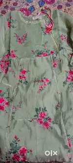 मेरे पास सभी प्रकार के कपडे हैं