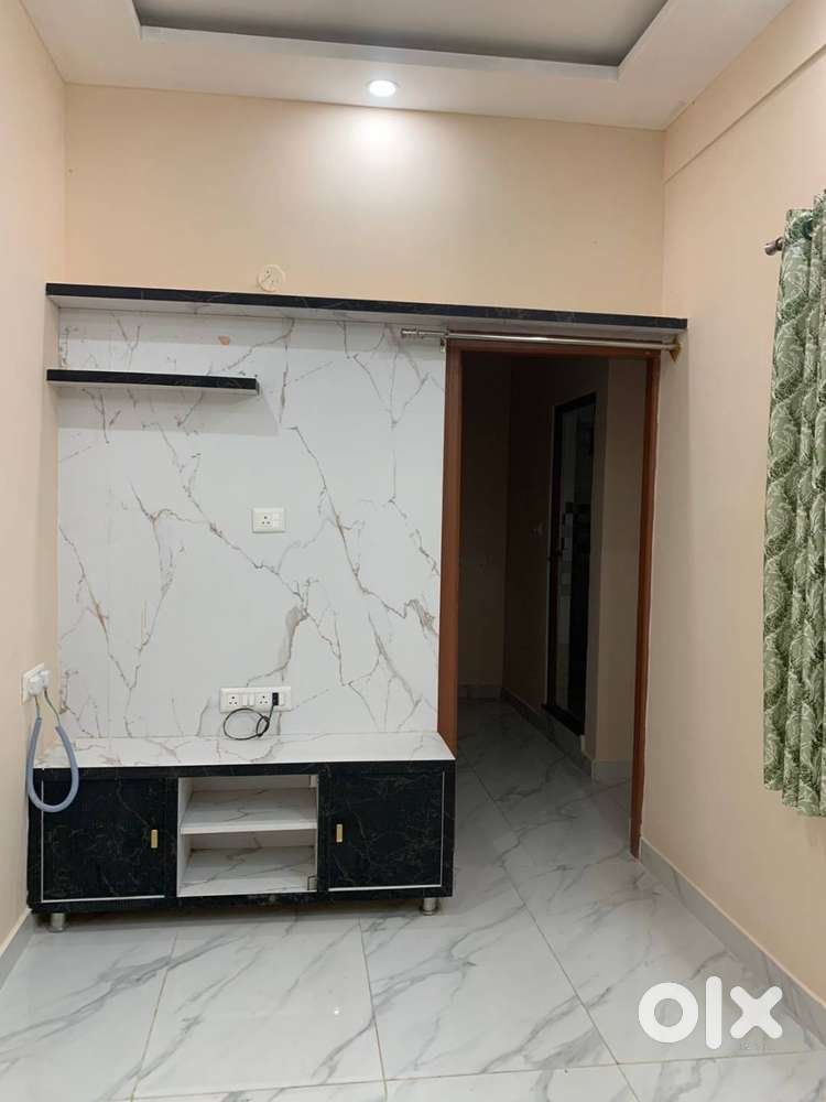 Spacious 2BHK Independent for LEASE in Thanisandr - US0650