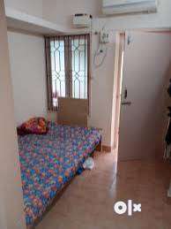 Nungambakkam 2 br. fully furnished flat g.floor 30k for only bachelor
