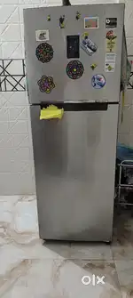 6 year old samsung fridge in very good condition and capacity is 345 l
