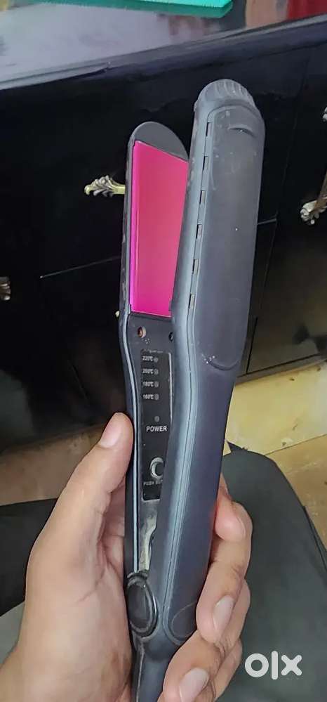 Hair straightener