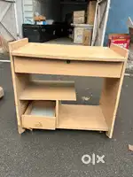 Computer table