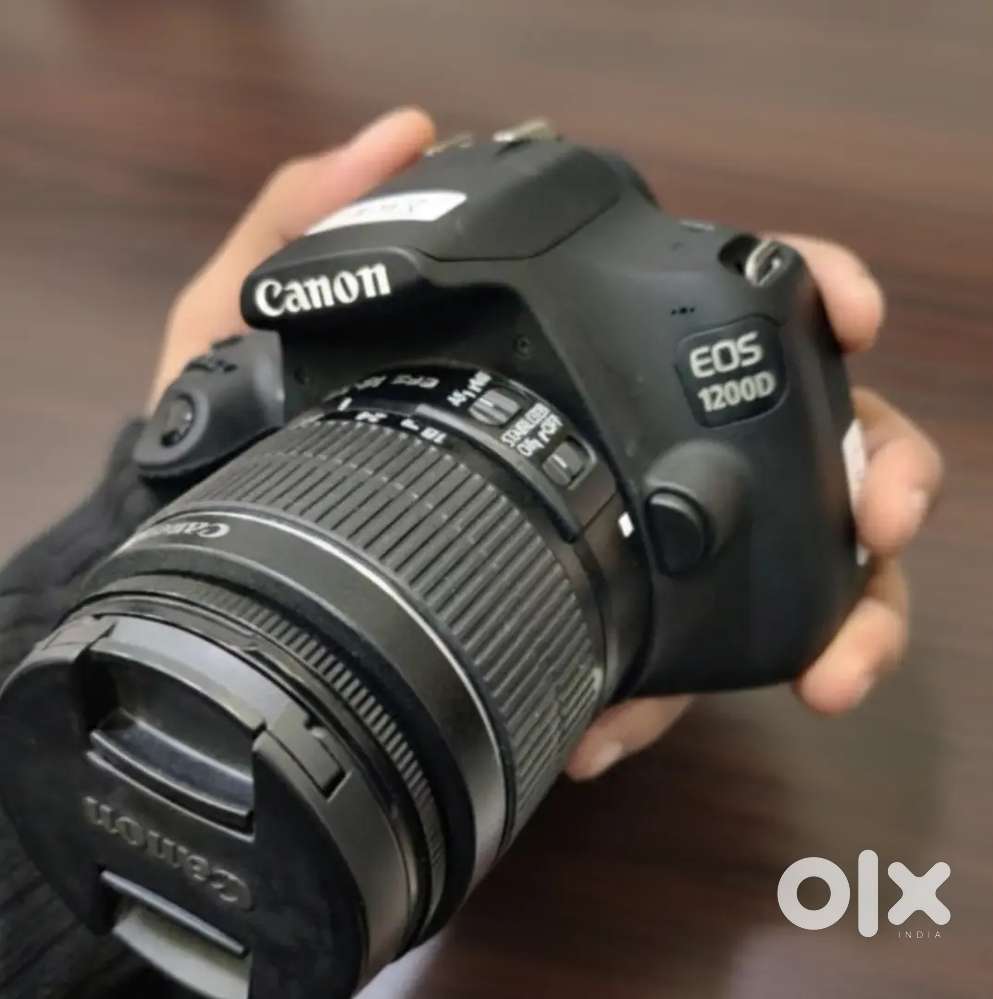 Canon EOS 1200D camera with lens Rs 300 per Day.4 days Rs 1500 only