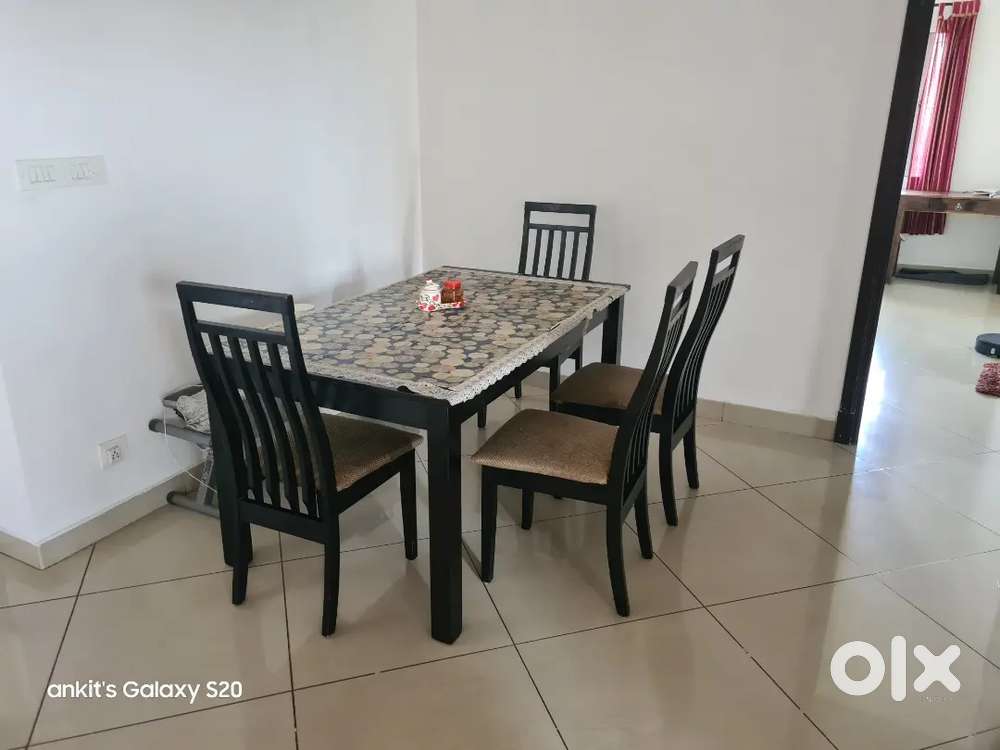 4 seater wooden dining  table for sale