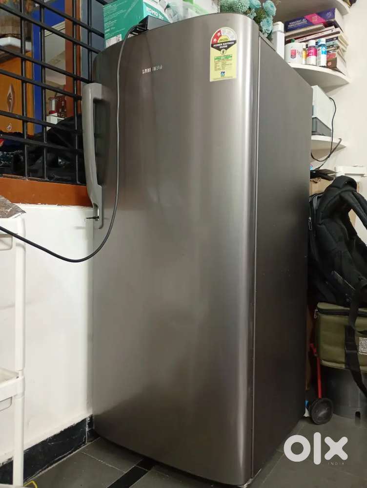 Samsung Single Door Mini Fridge – 2 Star Rating, Excellent Condition!