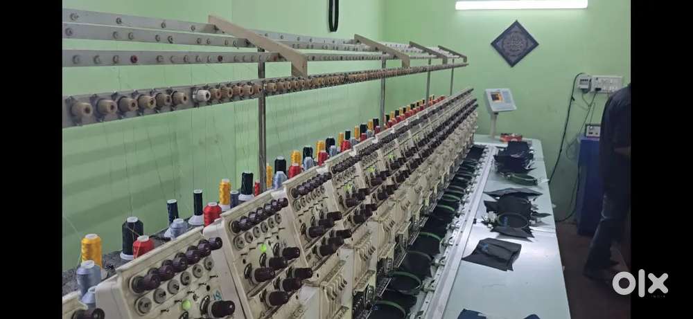 Computer embroidery machine