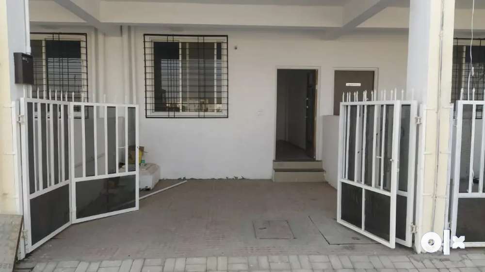 2 bhk row house for rent