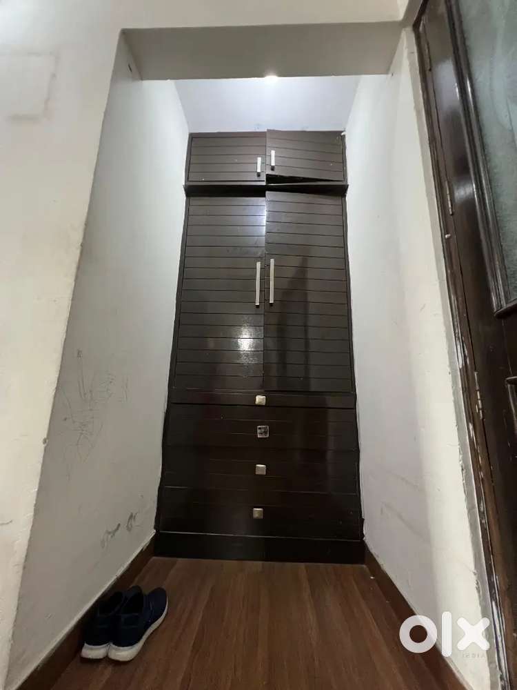 3bhk Semi furnished urgent sale Direct highway main entrance