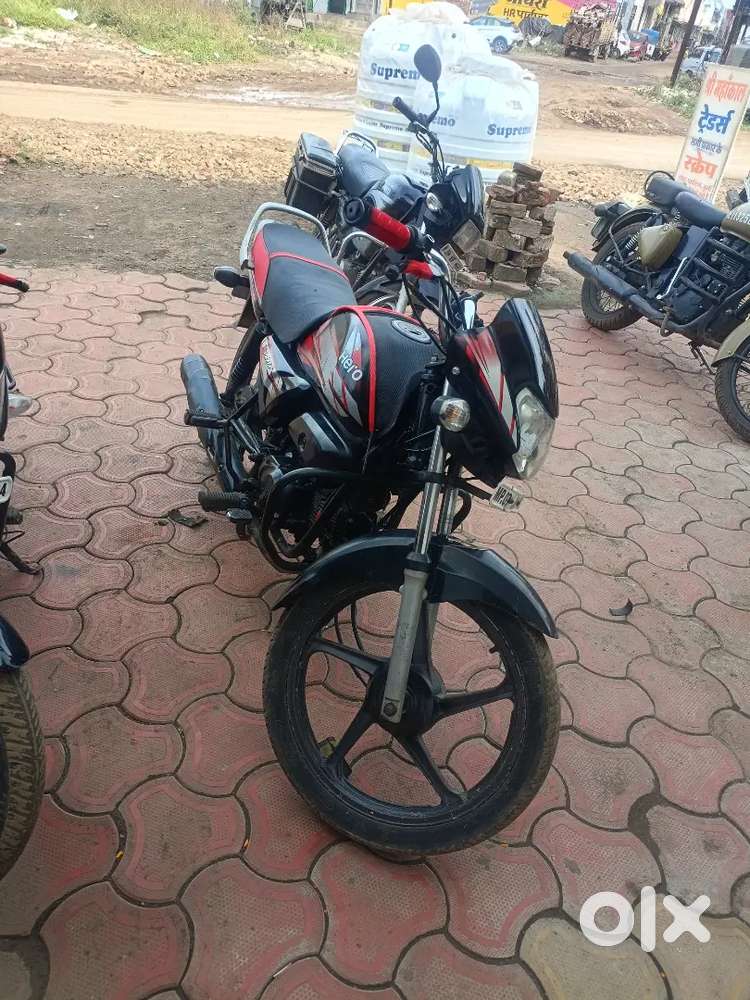 HF Delux 2015 model red colour with self Start