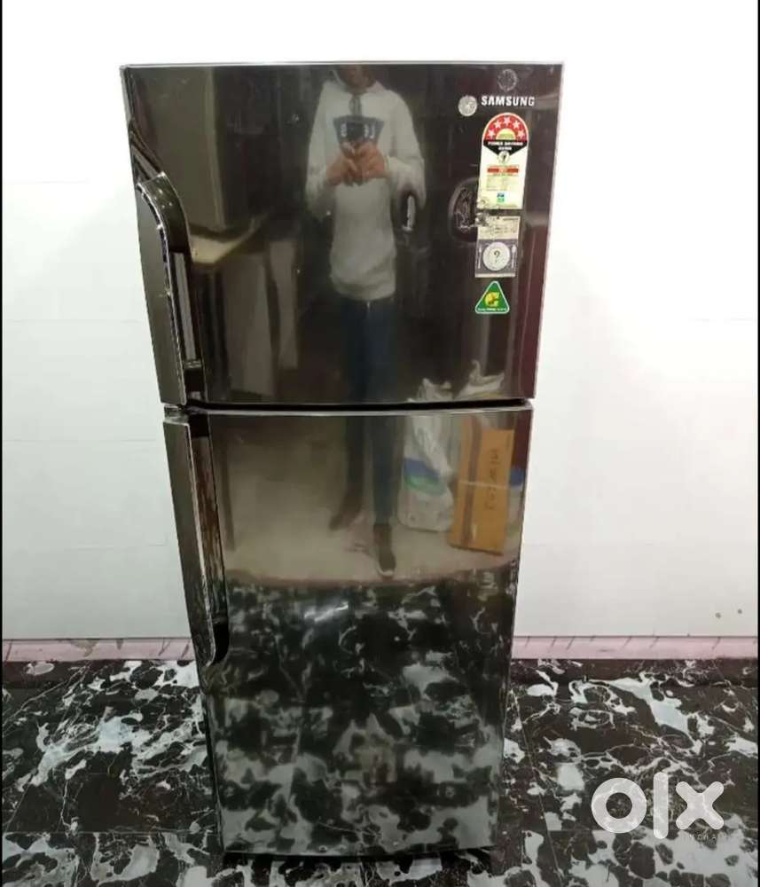 Id-105567.   Double door mirror colour refrigerator