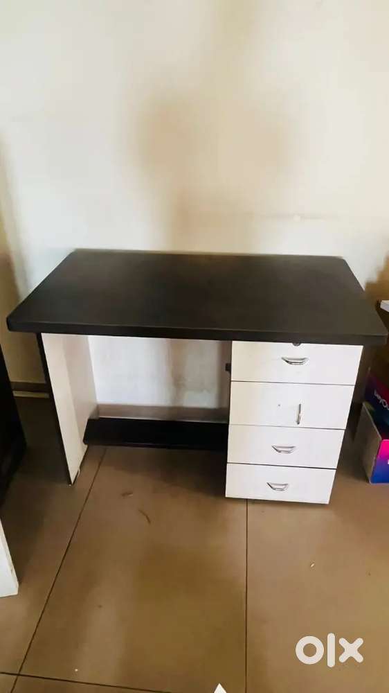 Computer Table