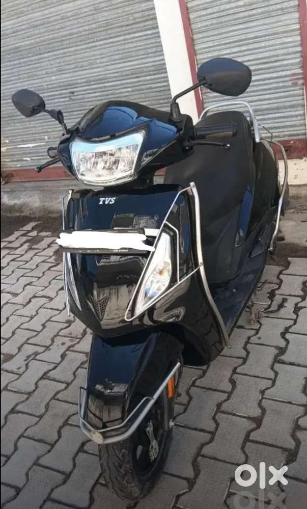 Very good condition scooty.