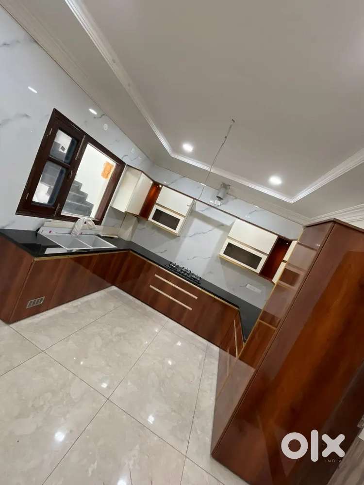 200sqyd triple story kothi newly built up