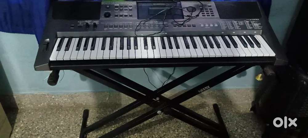 YAMAHA KEYBOARD