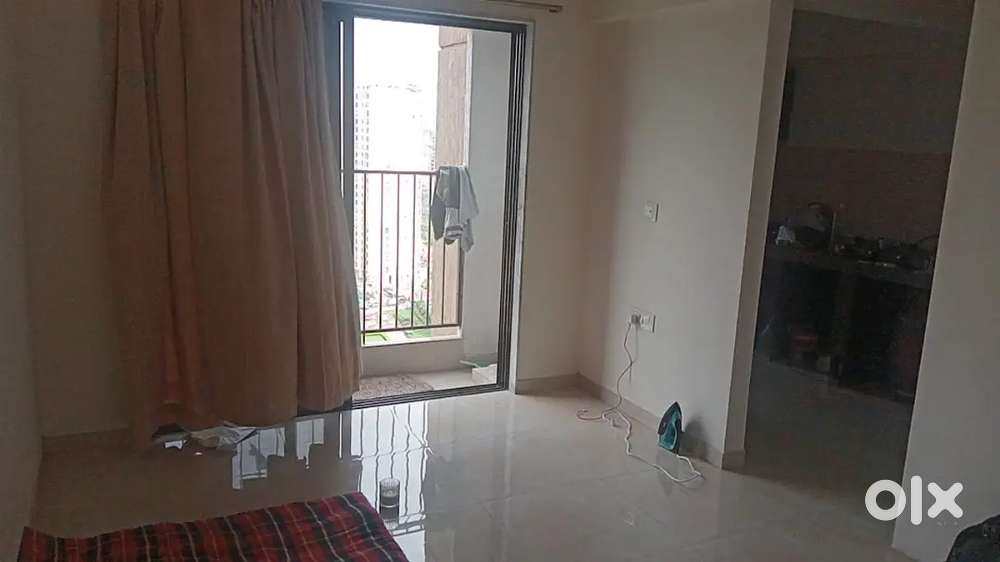 HEAVY DEPOSIT 1bhk converted Flat in load bearing, nalasopara East