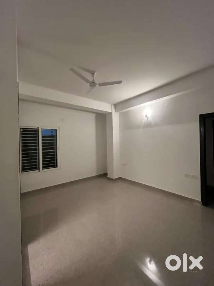 3bhk New flat available six mile vip road