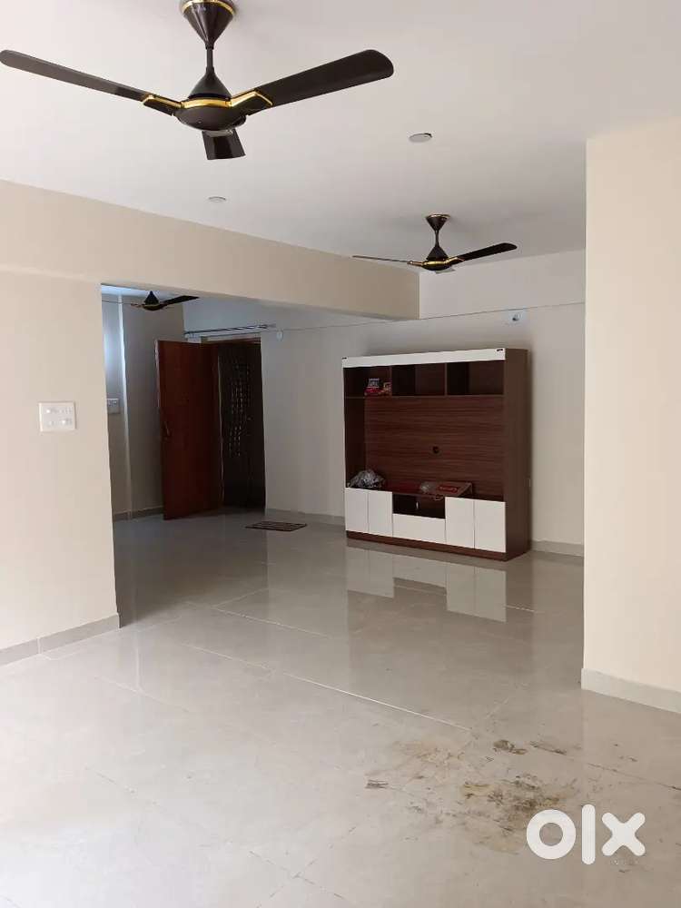 3bhk well  semi furnished premium flat for rent at l Patia square